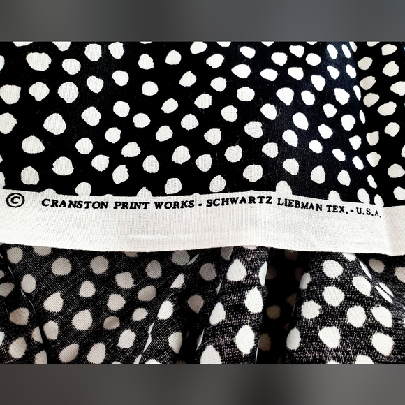 43"x50"! Vintage cotton quilting fabric, black & white polka dot mini print. - Picture 2 of 3
